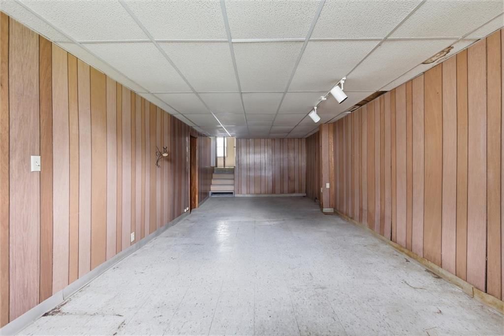 6411 W 69th Street — photo 23