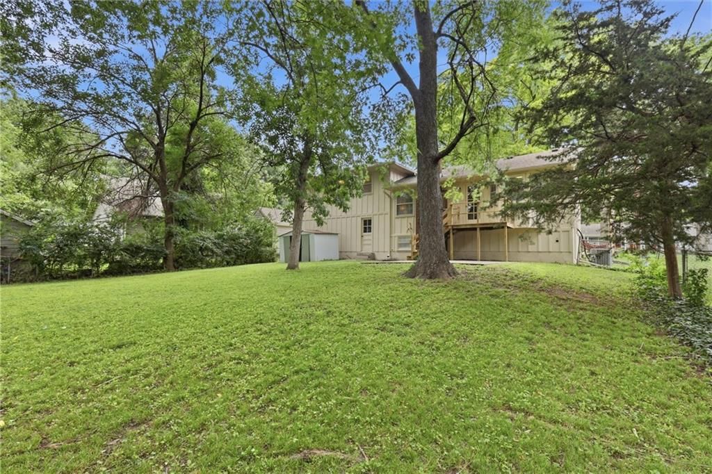 6411 W 69th Street — photo 27
