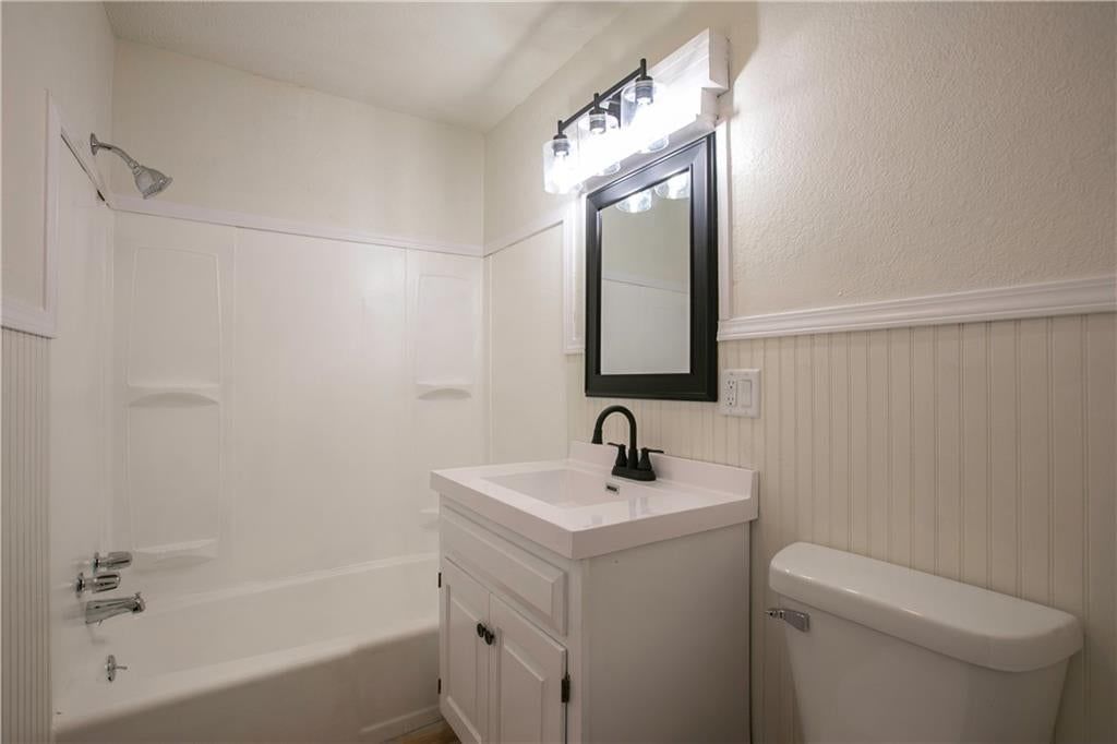109 Delaware Street — photo 25
