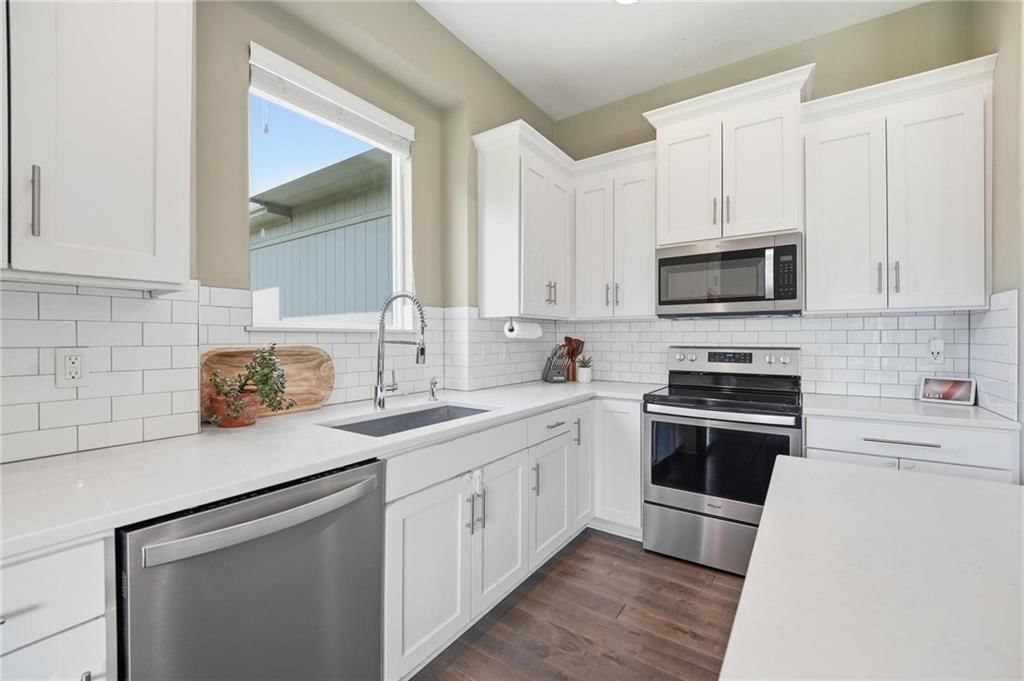 20905 W 72nd Street — photo 17