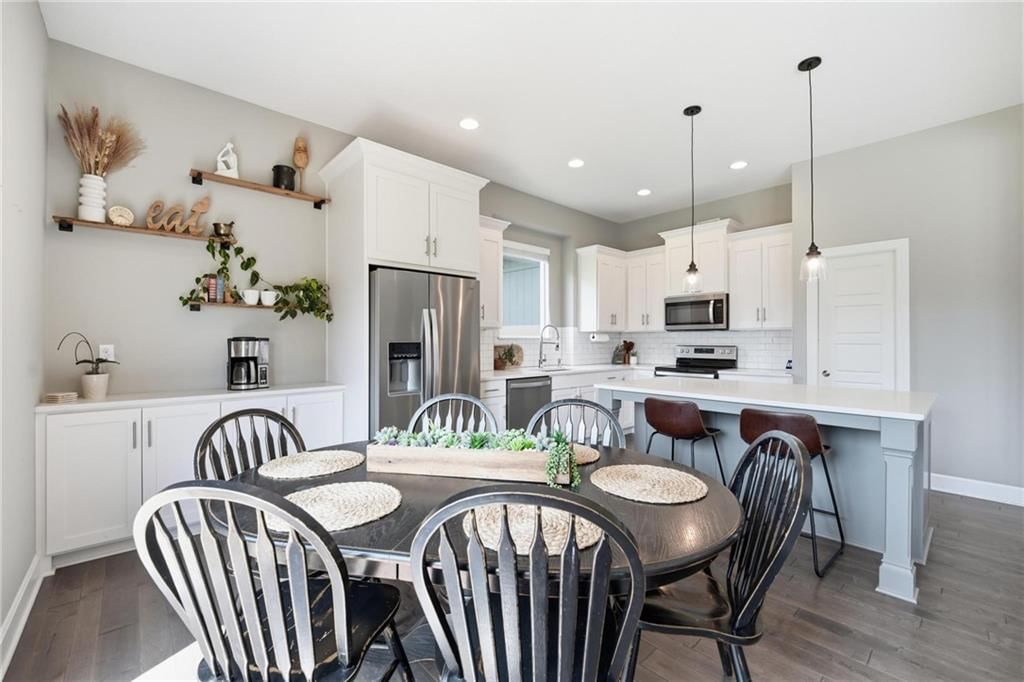 20905 W 72nd Street — photo 19