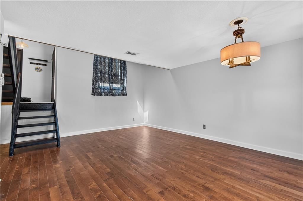 10913 Rosehill Road — photo 7