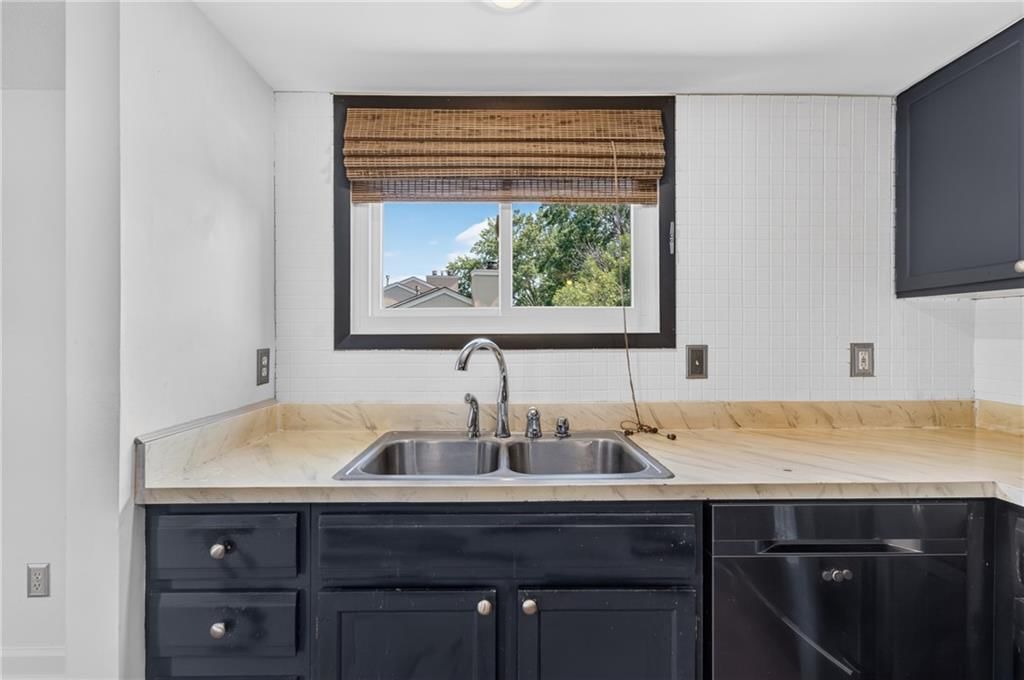 10913 Rosehill Road — photo 10