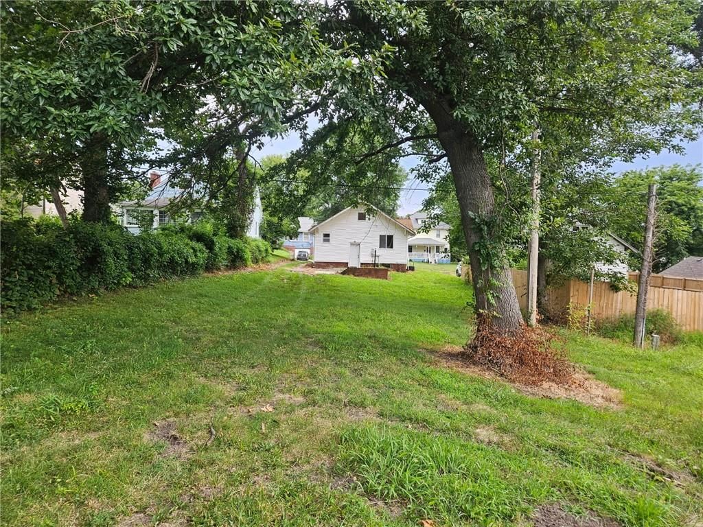 413 W 22nd Street — photo 2