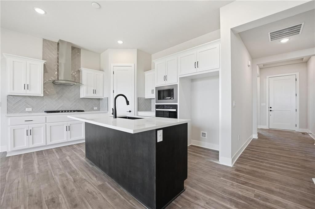 1407 N 163rd Circle — photo 1