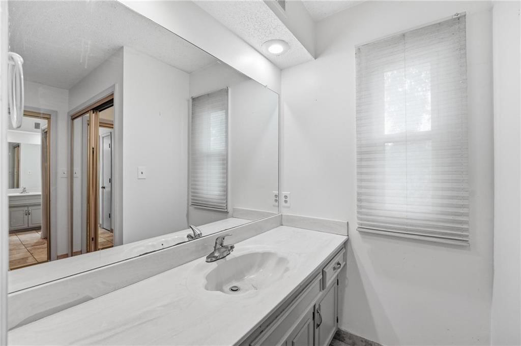 701 NE Burning Tree Street — photo 31