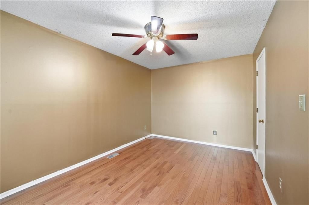701 NE Burning Tree Street — photo 36