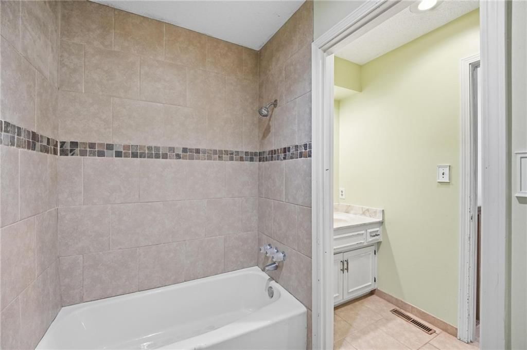 701 NE Burning Tree Street — photo 39