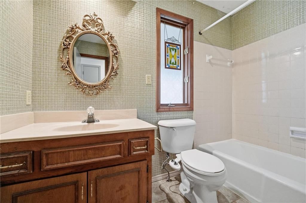 701 NE Burning Tree Street — photo 42