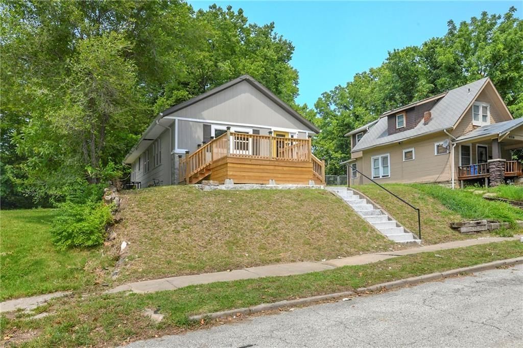 4526 Park Avenue — photo 2