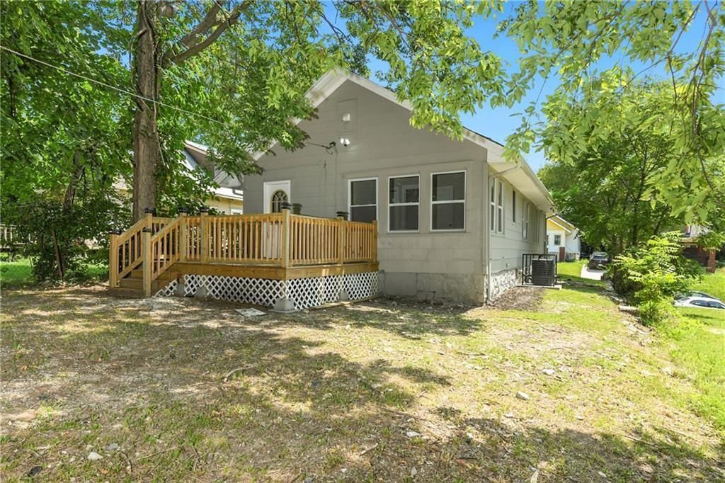 4526 Park Avenue — photo 3