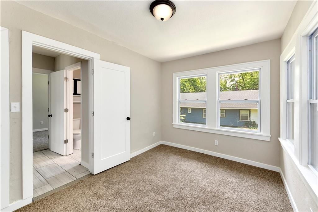 4526 Park Avenue — photo 8