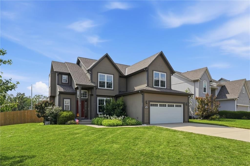 15462 S Hillside Street — photo 3