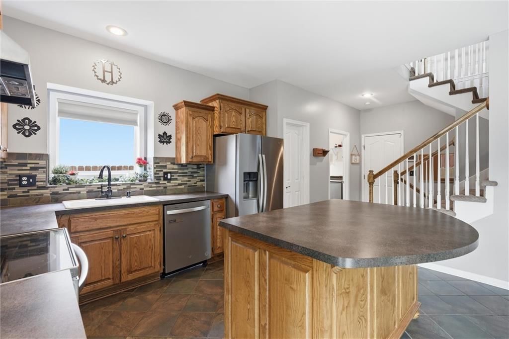 15462 S Hillside Street — photo 12