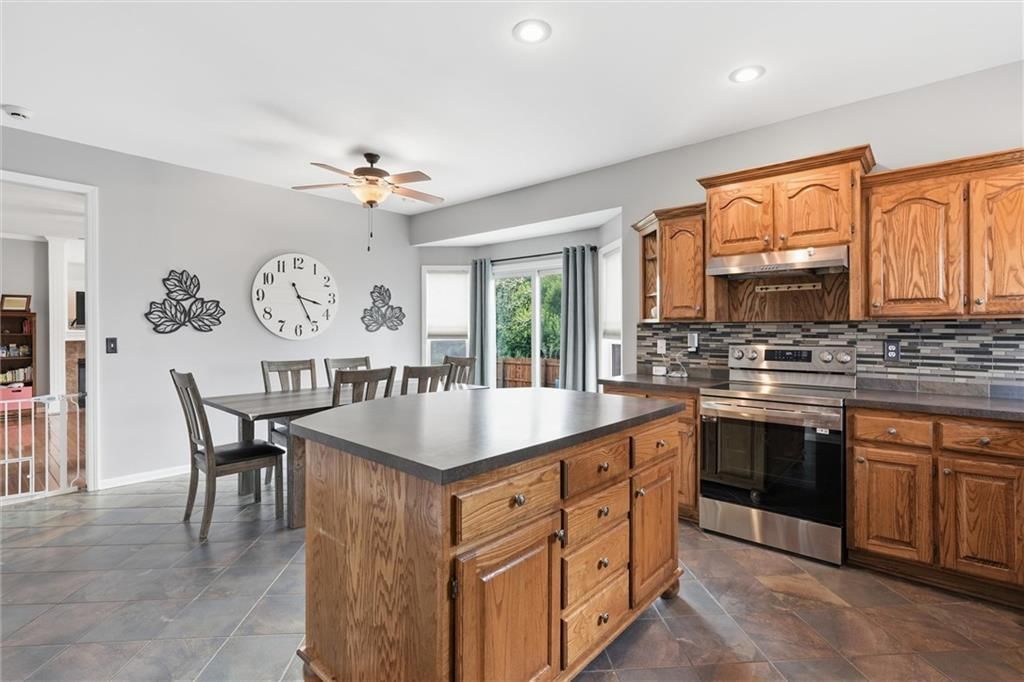 15462 S Hillside Street — photo 14