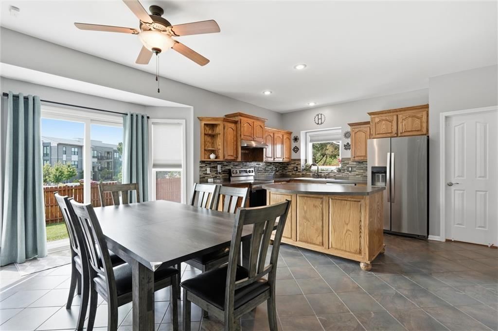 15462 S Hillside Street — photo 15