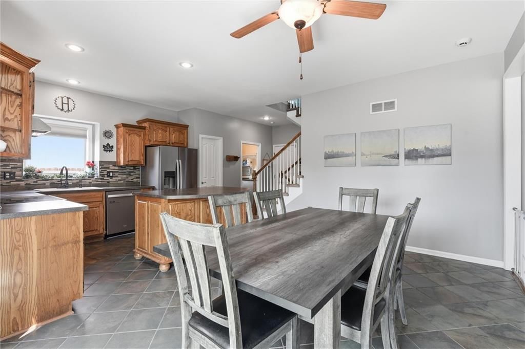 15462 S Hillside Street — photo 16