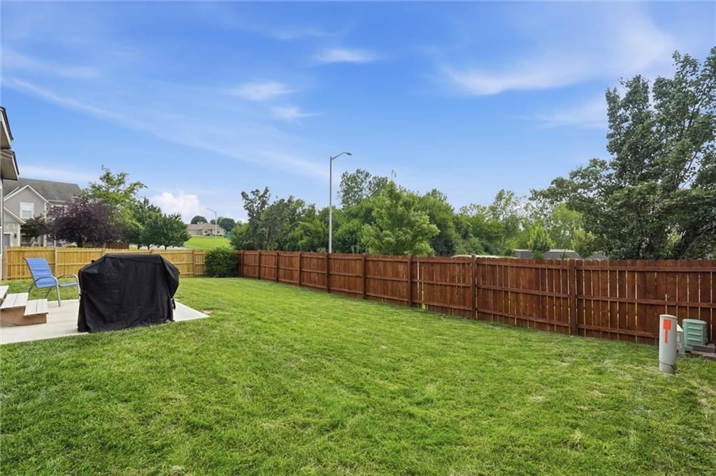 15462 S Hillside Street — photo 29