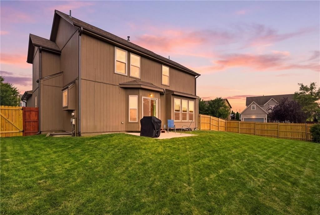 15462 S Hillside Street — photo 31