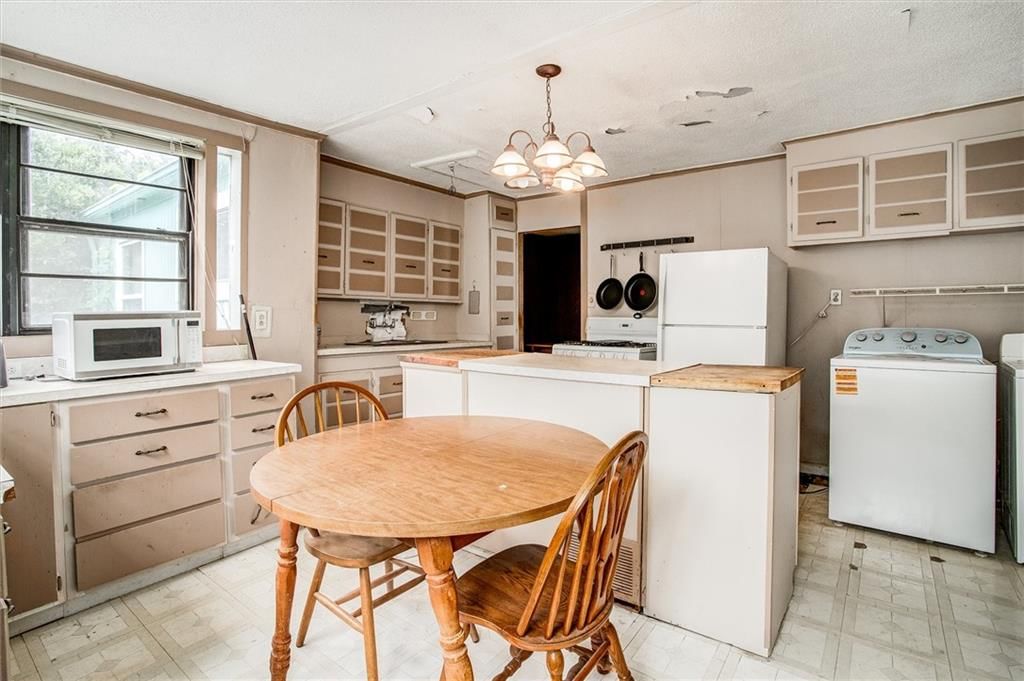 9301 Everett Avenue — photo 14