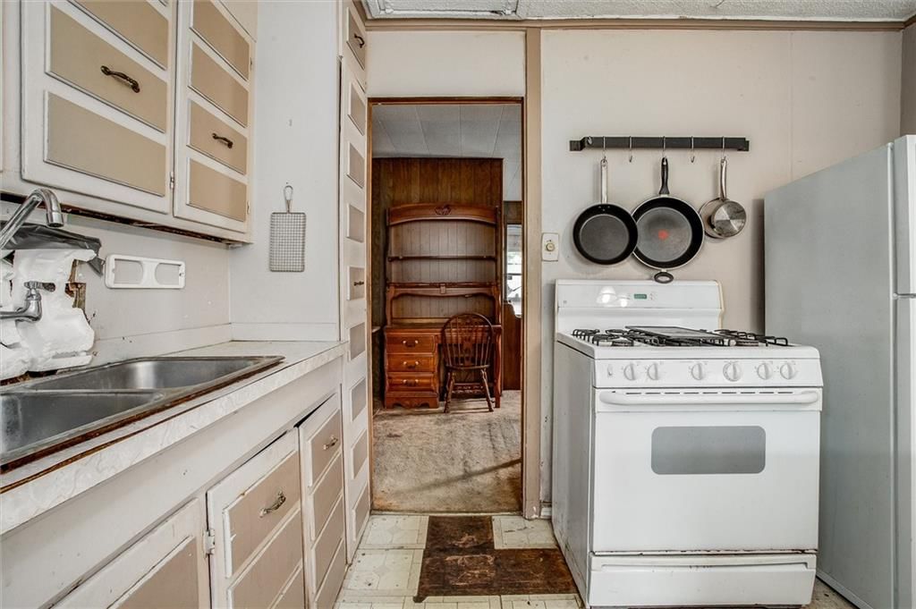 9301 Everett Avenue — photo 16