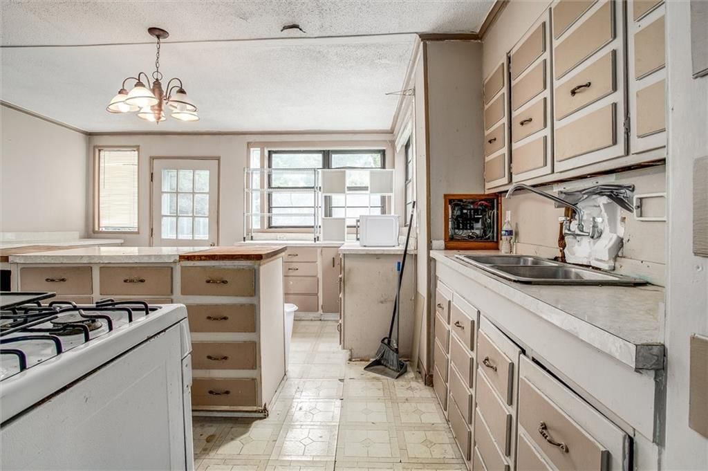 9301 Everett Avenue — photo 17