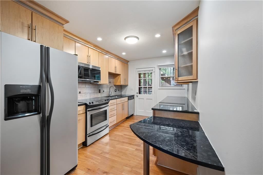 4614 Holly Street — photo 9