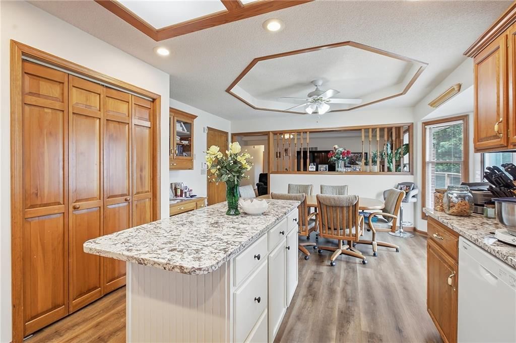 813 SW Foxtail Drive — photo 2