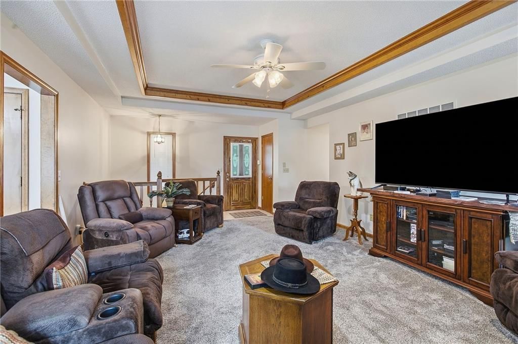 813 SW Foxtail Drive — photo 8
