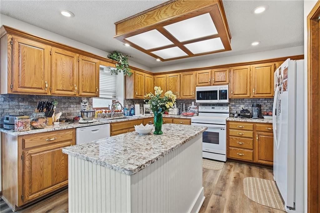 813 SW Foxtail Drive — photo 13