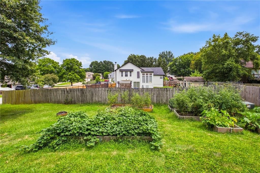 813 SW Foxtail Drive — photo 32