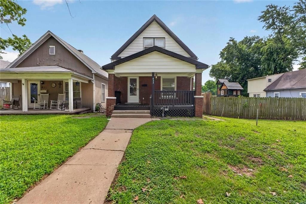 433 OAKLEY Avenue — photo 2