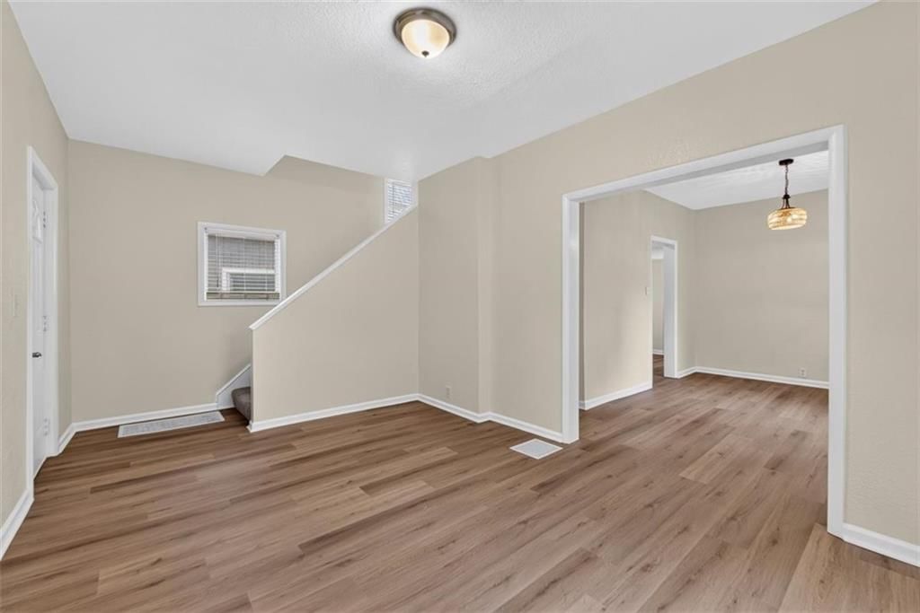 433 OAKLEY Avenue — photo 8