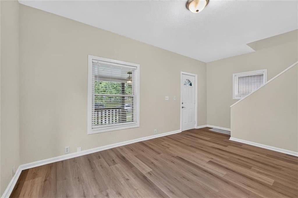 433 OAKLEY Avenue — photo 9