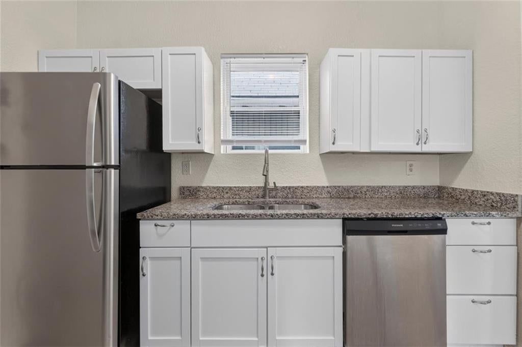 433 OAKLEY Avenue — photo 13