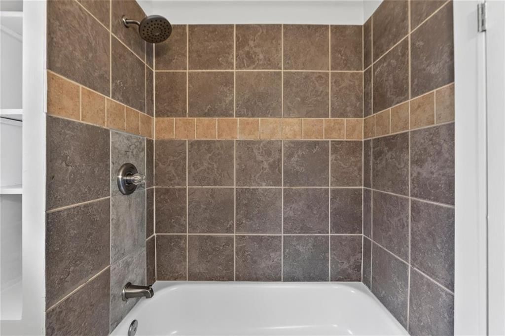 433 OAKLEY Avenue — photo 28