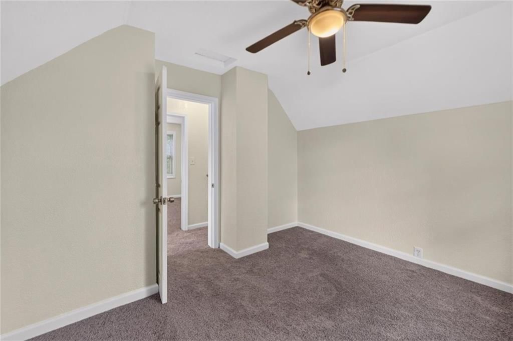 433 OAKLEY Avenue — photo 32