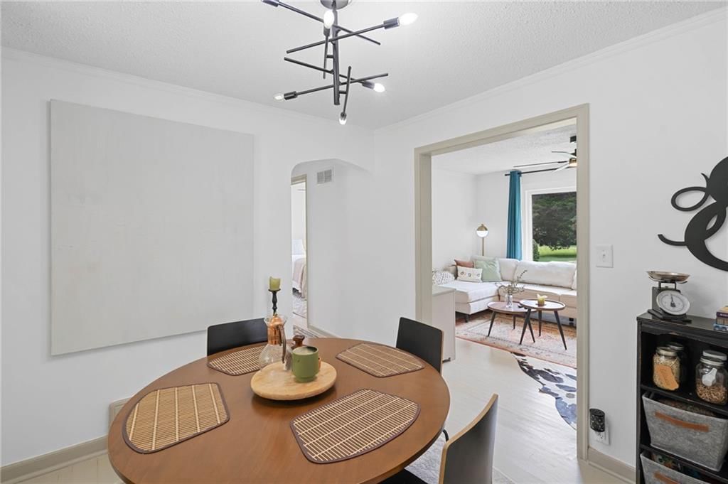 2705 Beverly Circle — photo 9
