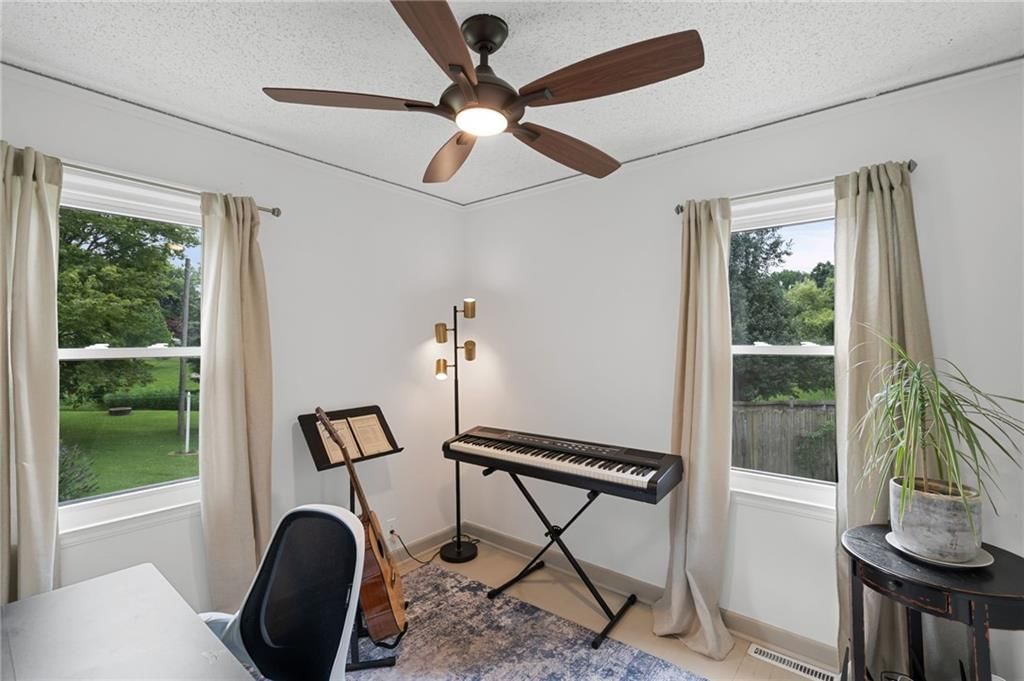 2705 Beverly Circle — photo 17