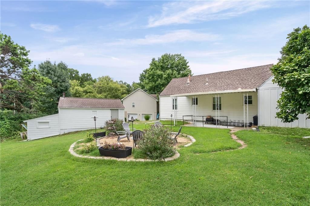 2705 Beverly Circle — photo 27