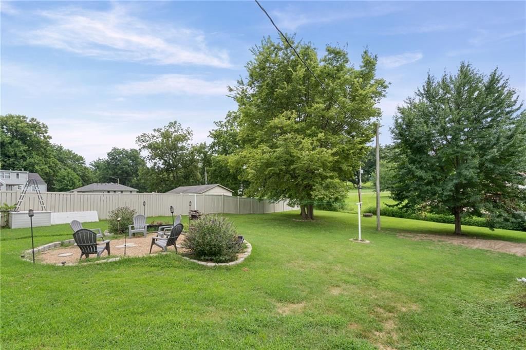 2705 Beverly Circle — photo 30