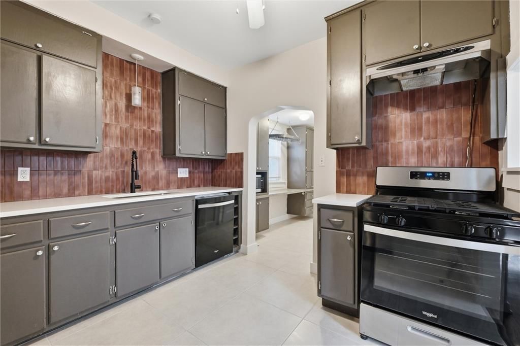 6033 Harrison Street — photo 9