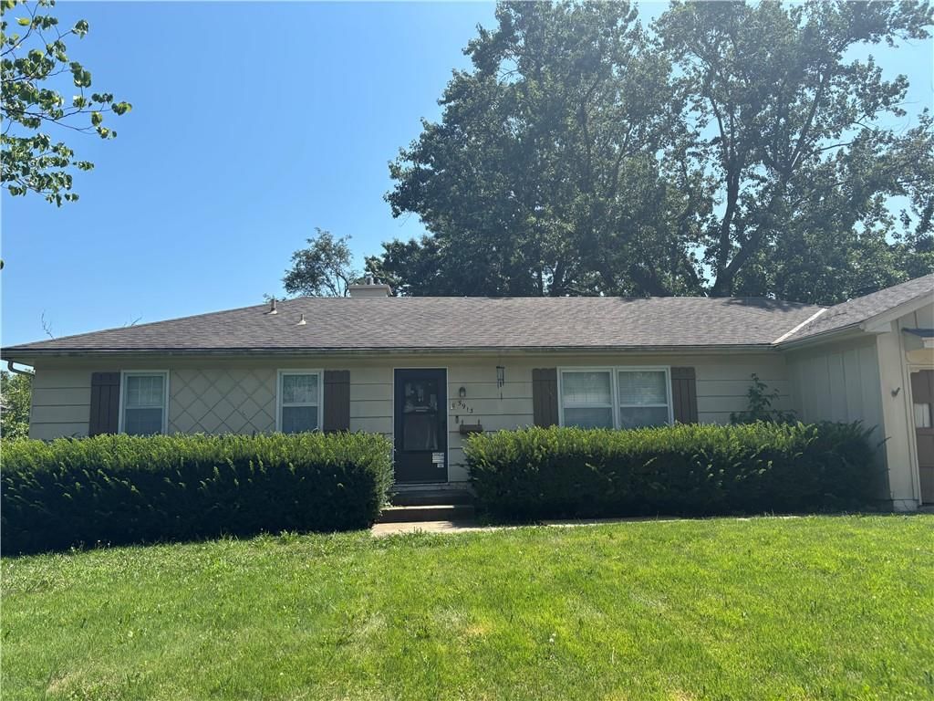 5913 W 101st Place — photo 1