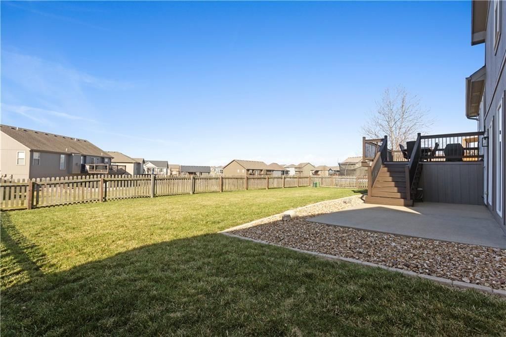 10904 N Manchester Avenue — photo 4