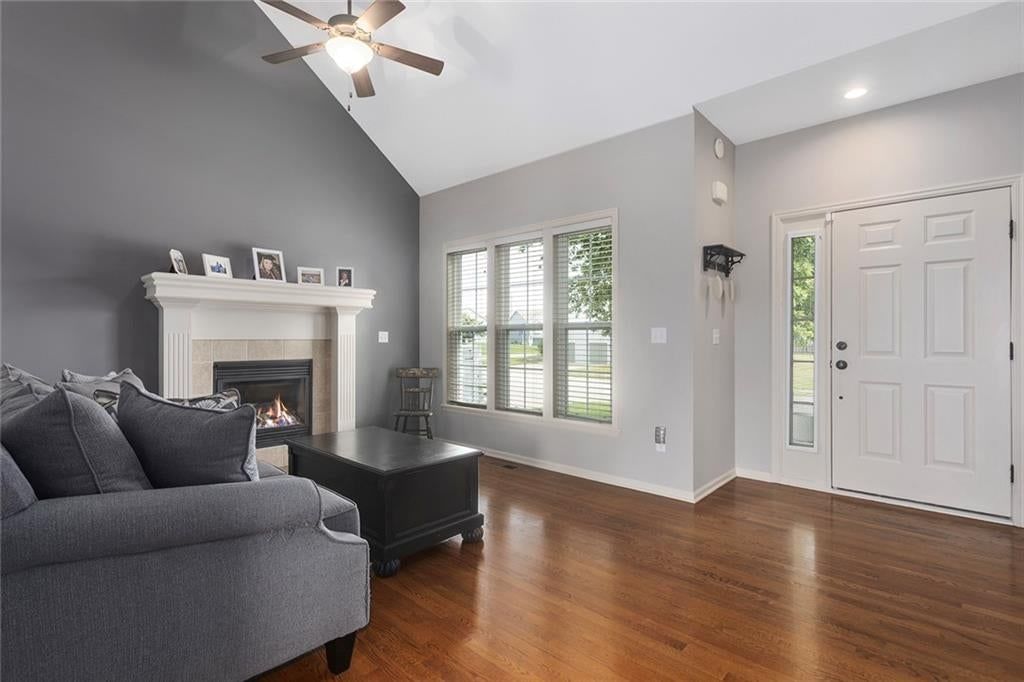 10904 N Manchester Avenue — photo 7