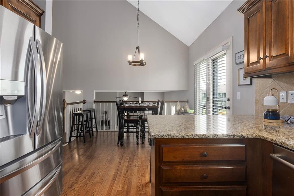 10904 N Manchester Avenue — photo 11