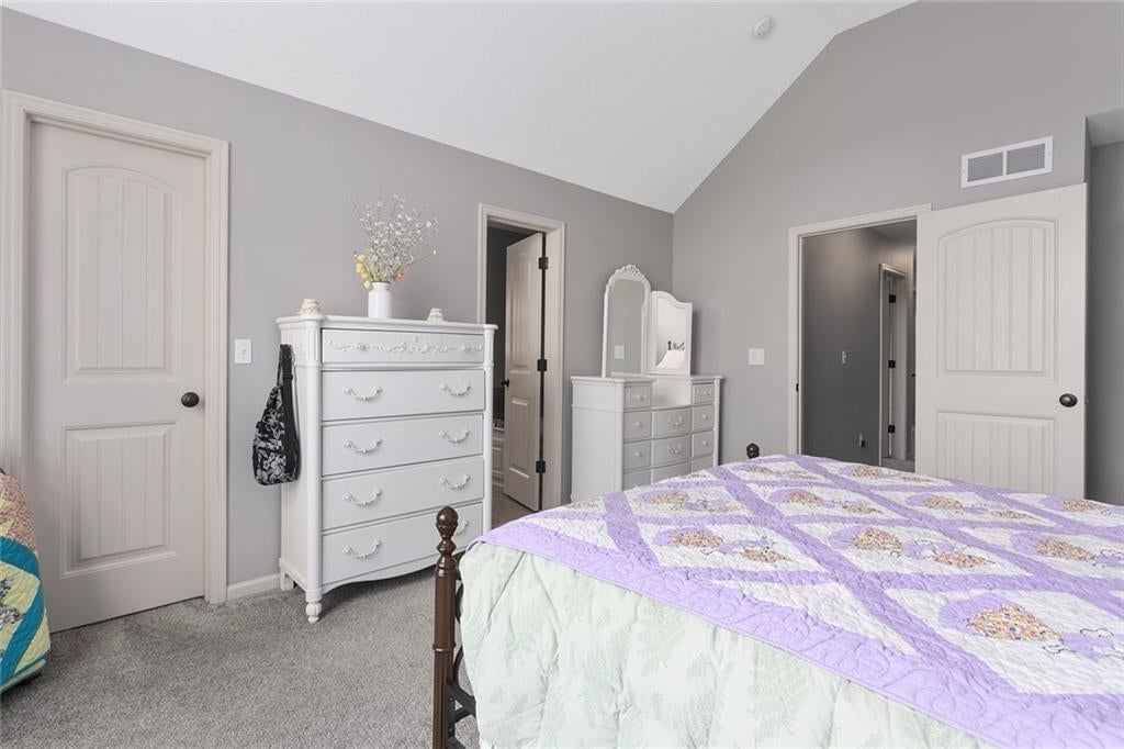 10904 N Manchester Avenue — photo 16