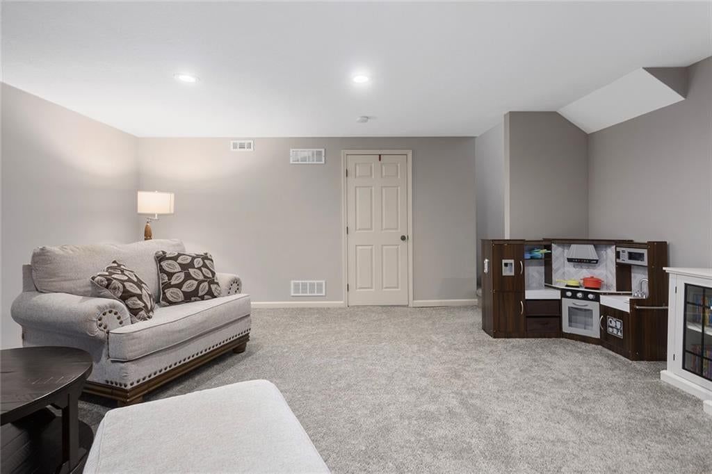 10904 N Manchester Avenue — photo 27