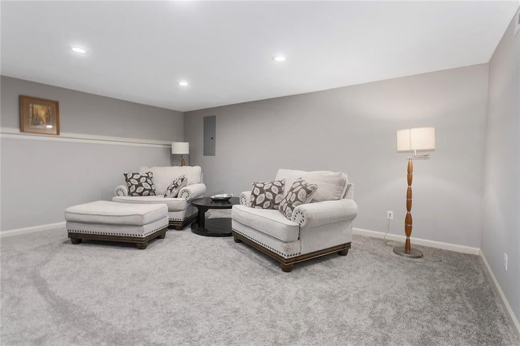10904 N Manchester Avenue — photo 29