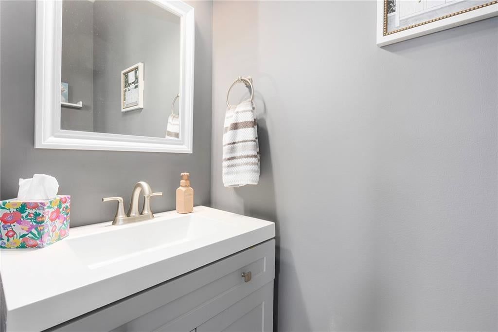 10904 N Manchester Avenue — photo 31